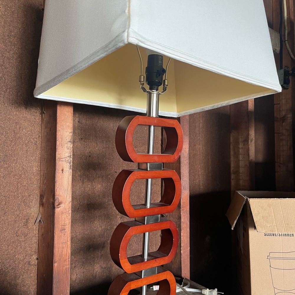 Lamp - Picture 3 of 4